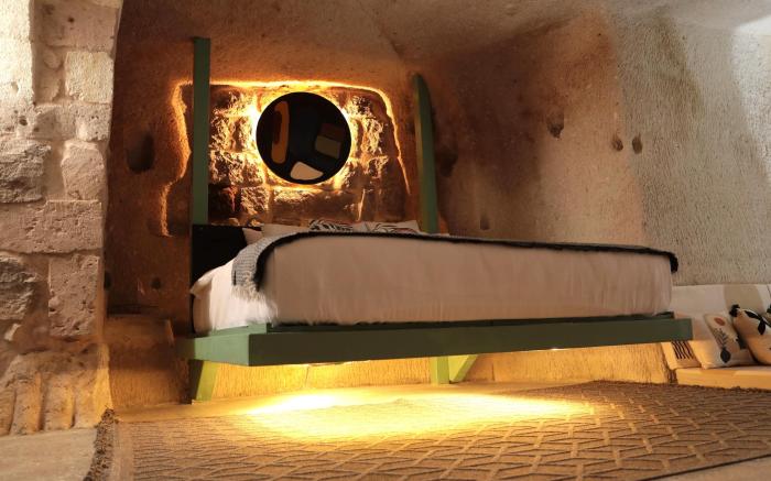Eka Cave Maison