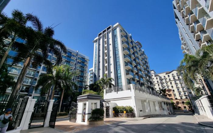 Palm Tree Condos across MNL NAIA 3 by Beth