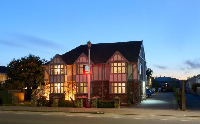 The Elmwood Motel