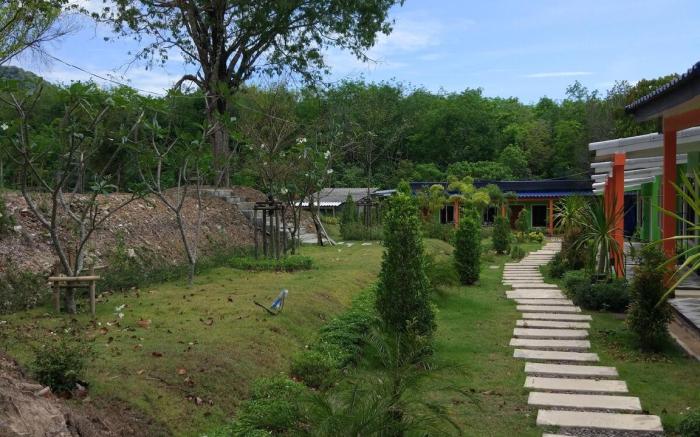 A/C KING BED WITH KITCHEN RUBBER GARDEN QUIET HOME