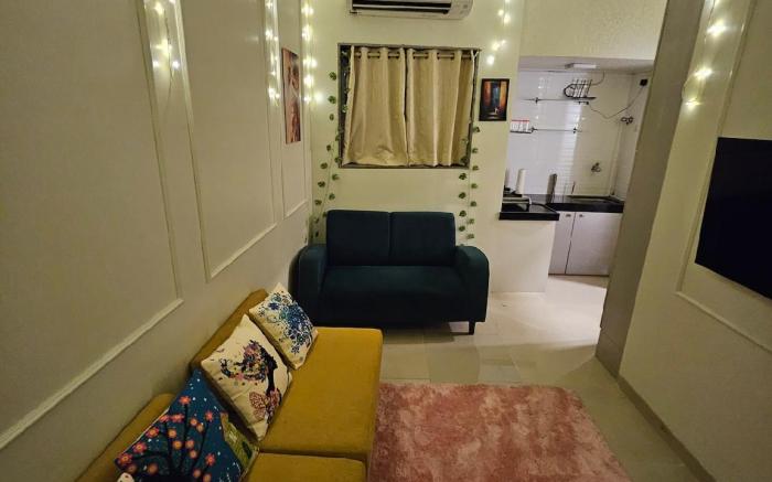 "Cozy Rose – Peaceful Village Retreat in Bandra"