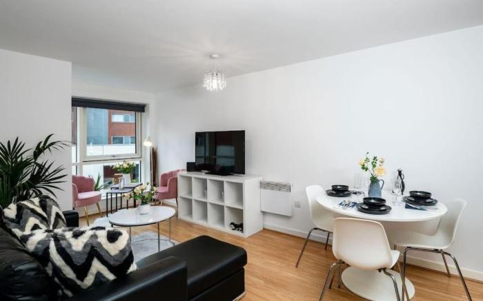 Gunwharf Quays Cozy Central Apartment