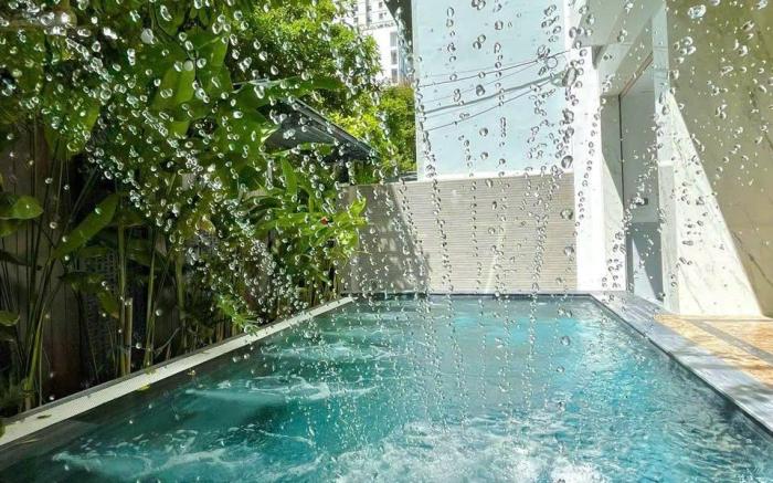 Biệt thự 6 phòng ngủ, cách biển 1 phút đi bộ