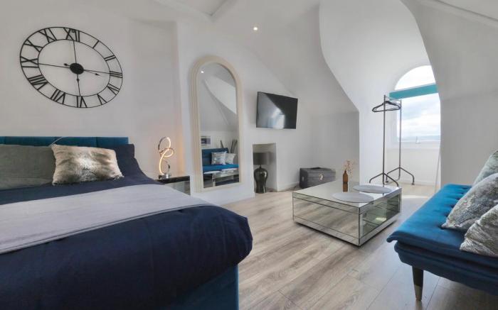 Modern Cozy 2-Bedroom/family friendly