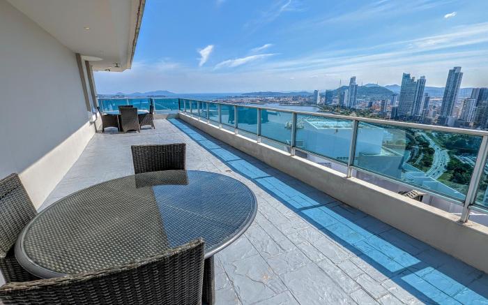 YC 3602 l 2 BDR av balboa l Marbella