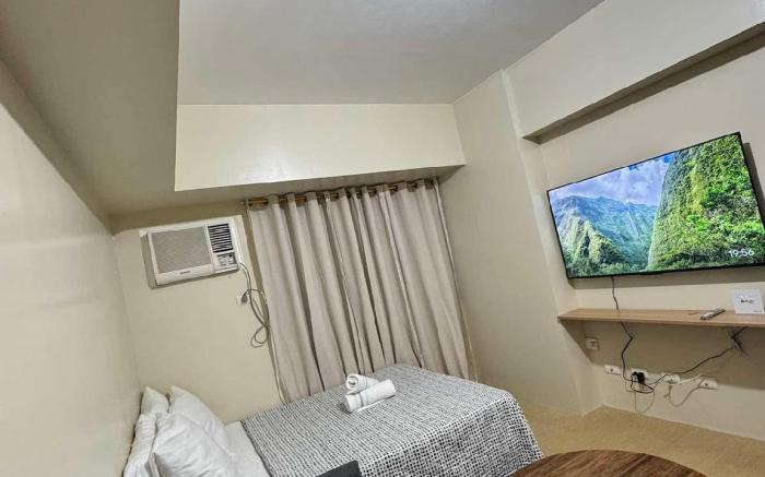 Queen Size Bed with Living Area