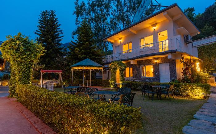 Maati resort by the lake hill
