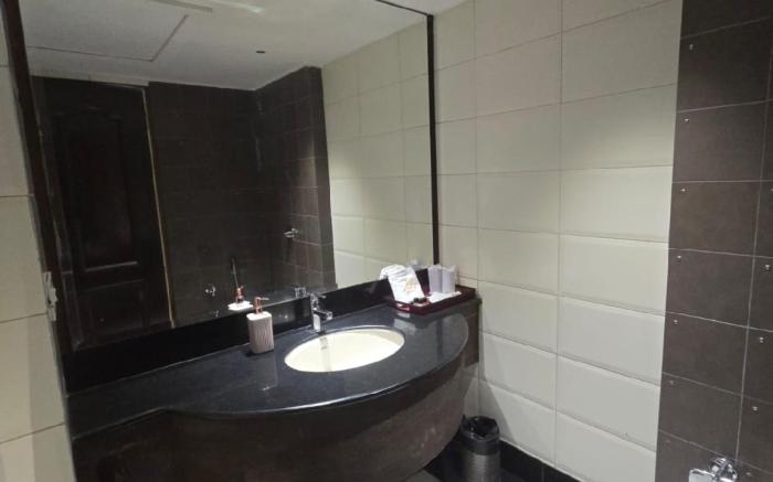 Hotel Supreme Suites