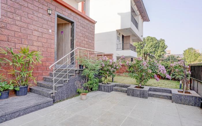 Aamy Villa | 3-BHK | Pvt Pool | Garden | Balconies
