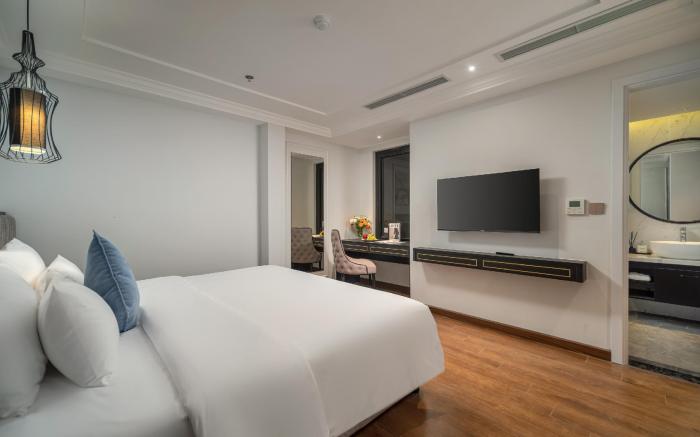 22Housing Deluxe Hotel at 150 Nguyen Thai Hoc Lane