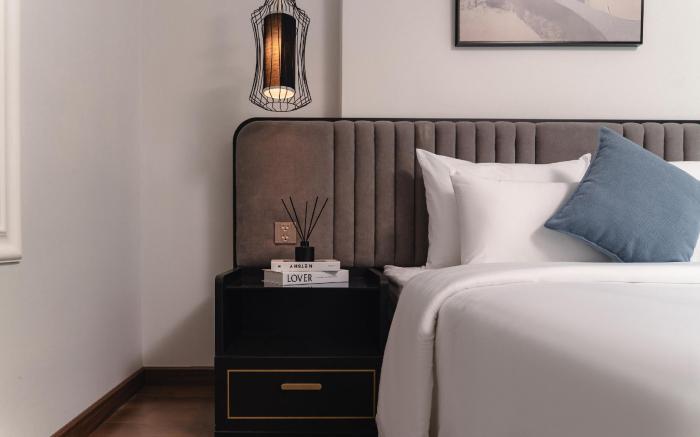 22Housing Deluxe Hotel at 150 Nguyen Thai Hoc Lane