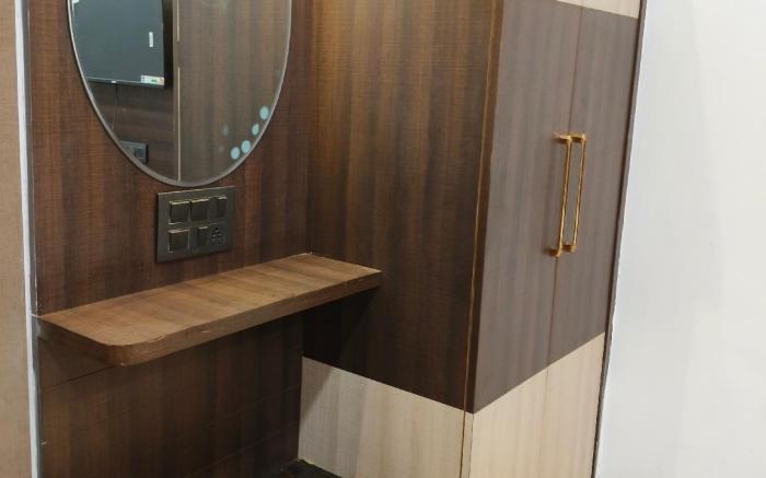 101 ELEGANT BED ROOM SUITE