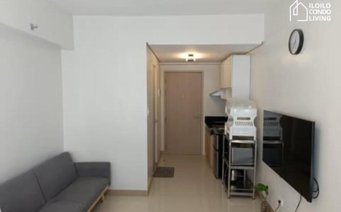 Studio Unit A12 with Balcony - Iloilo Condo Living