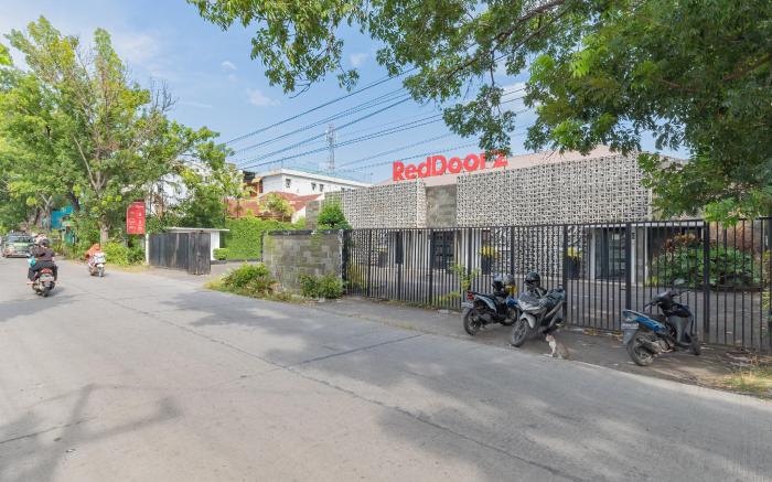 RedDoorz Plus near UNIMED Medan