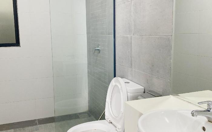 Gala Residence @2R2B 6pax with tv box