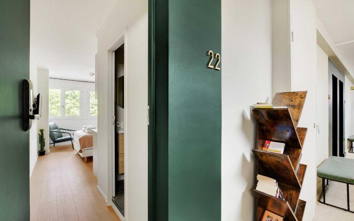 Modern "Green Suites" Residence