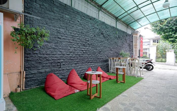 RedDoorz Syariah near Exit Toll Puncak