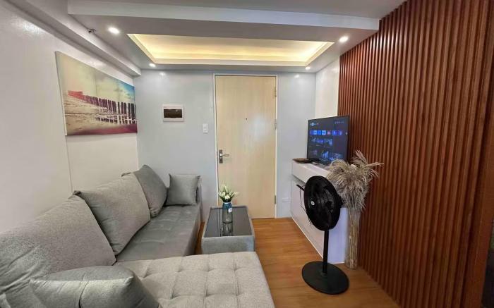 UDH CozyStaycation 1BR Unit near SM with Netflix! 