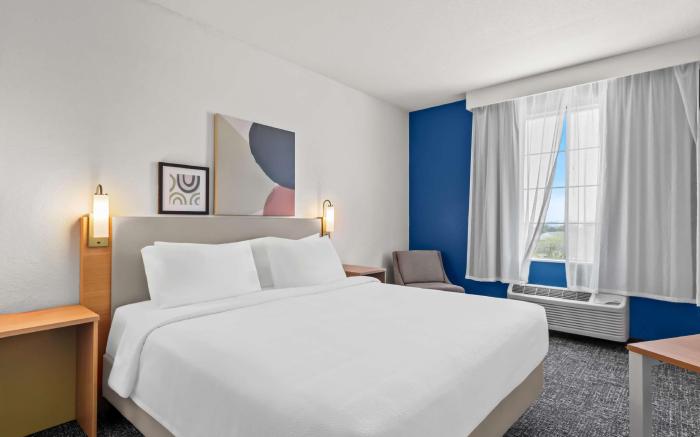 Spark by Hilton Selma