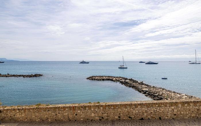 Charming 2 bedroom Flat, sea view - Antibes Centre