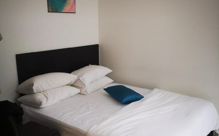 Comfortable 1 Bedroom Suite near City