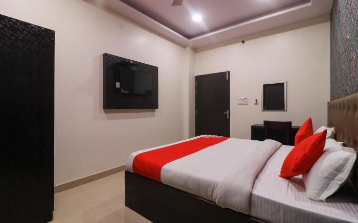 OYO 30586 Hotel Aryan Vilas