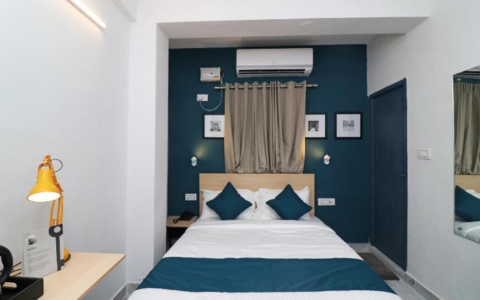 Hotel O Silver Key Deshapriya Park Near Kalighat Kali Temple