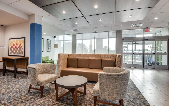 Holiday Inn Express & Suites Dallas North - Addison By IHG