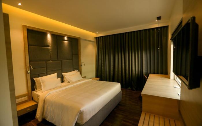 S Hotels