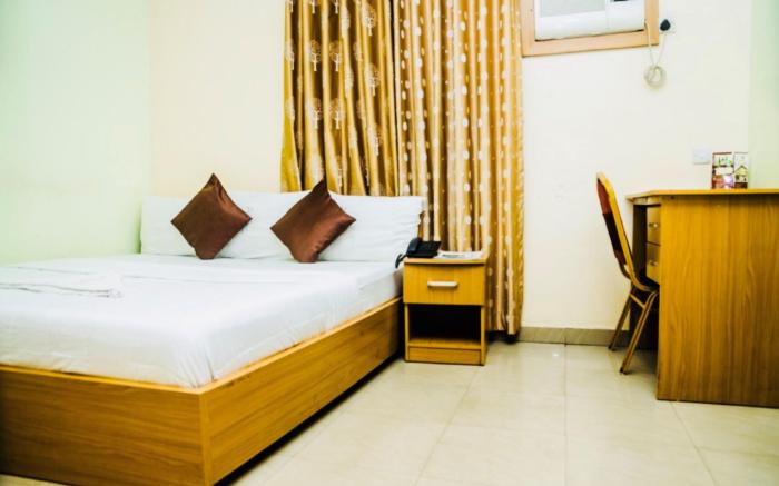 De Lawrence Court & Suites