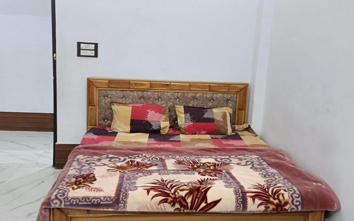  Hotel Shiv Savitri Ayodhya