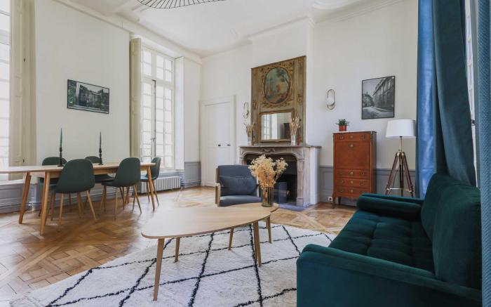 Exceptional apt - 2BR/4P- Notre-Dame Cathedral