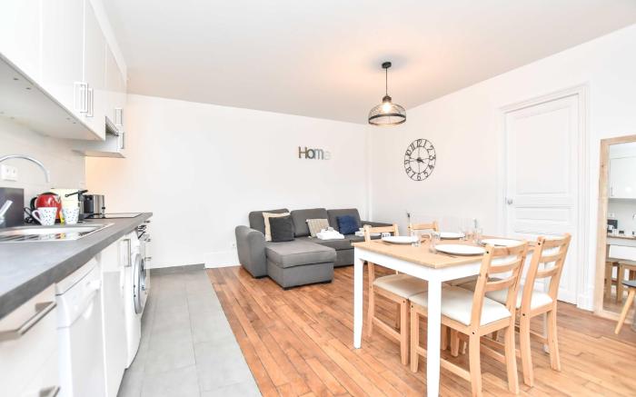 Cozy Apartment - 2BR/6P - Voltaire