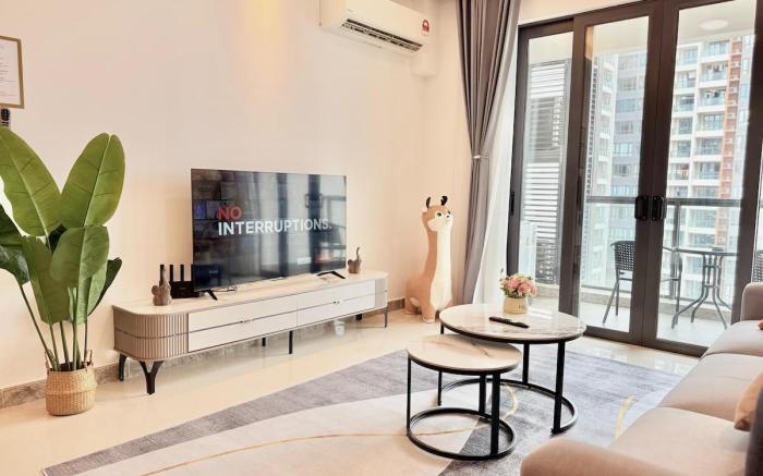 R&F Family Apt 2B2B with Seaview by Xin AN