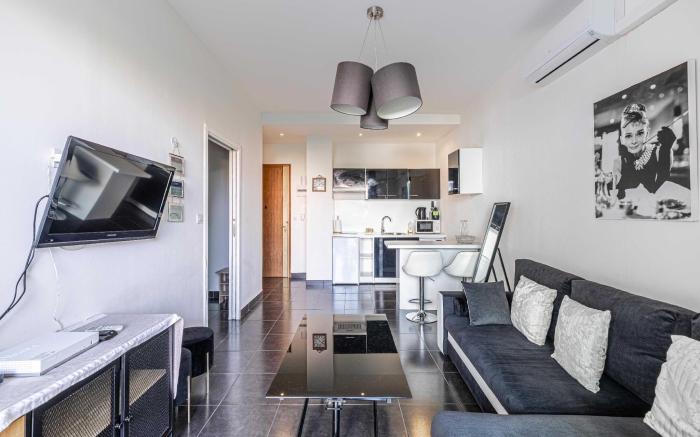 Welcoming Apartment With parking  Croisette