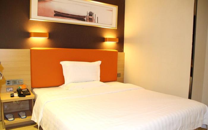 7 Days Premium Haikou Riyue Plaza Tax Free Market Wuzhishan Road