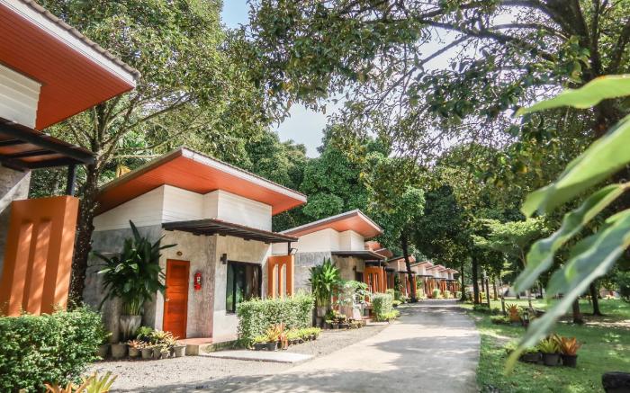 Baan Klang Suan Resort