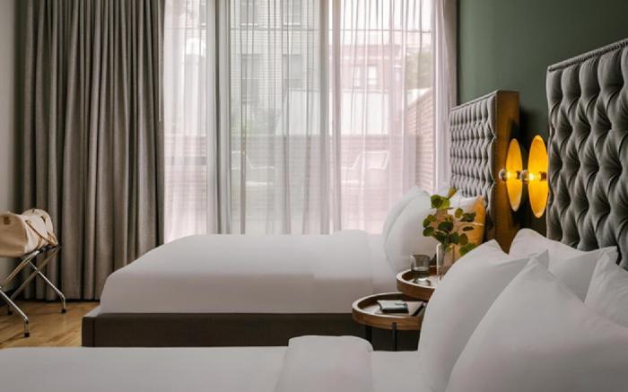 The Dutch Hotel Long Island City, Sonder