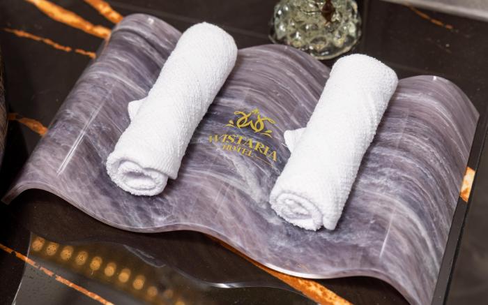 Cat Ba Wistaria Hotel - Pool & Massage