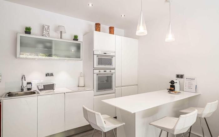 Standing flat 3P, 2 min from the Croisette