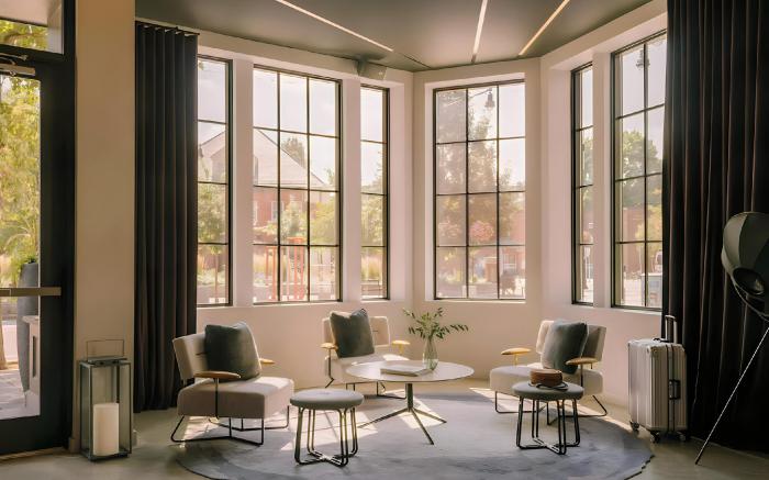 Lark Hotels 907 Main