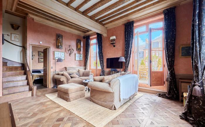 Luxurious 4 bedroom duplex, 200m from Place Morny