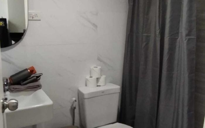 1812 Pool, Gym, Wi-Fi+ Netflix