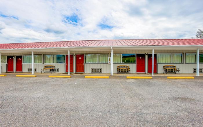 Budget Inn By OYO Natural Bridge I-81
