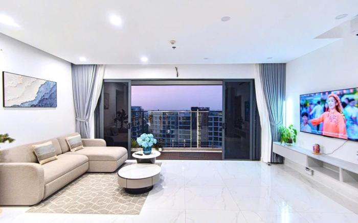 Three bedroom diamond as picture