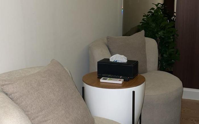 Quite a studio with comfortable hotel bed