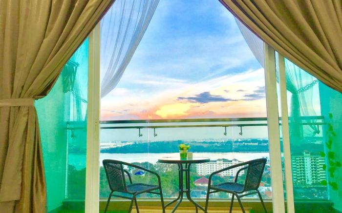 Lovely Spacious Seaview Jacuzzi Bath House w Pool