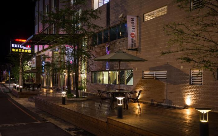 J-Hotel