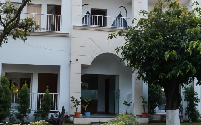 Golden Mango Resort .9BR. Jim Corbett By Homeyhuts