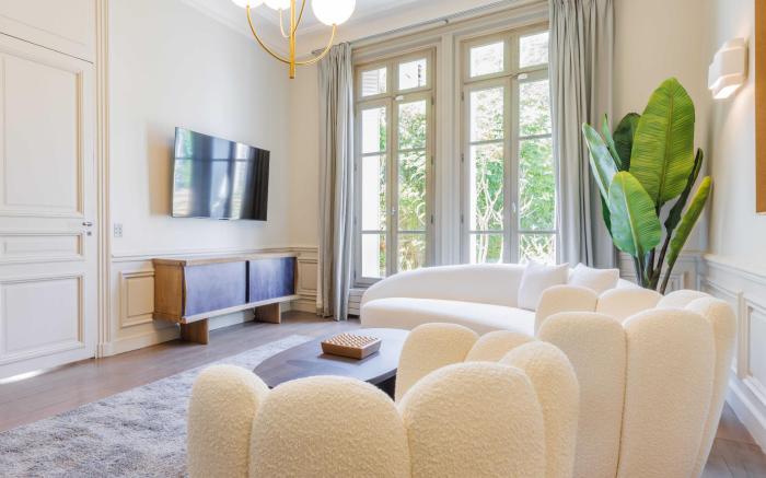 Luxury Mansion with Garden in Heart of Neuilly